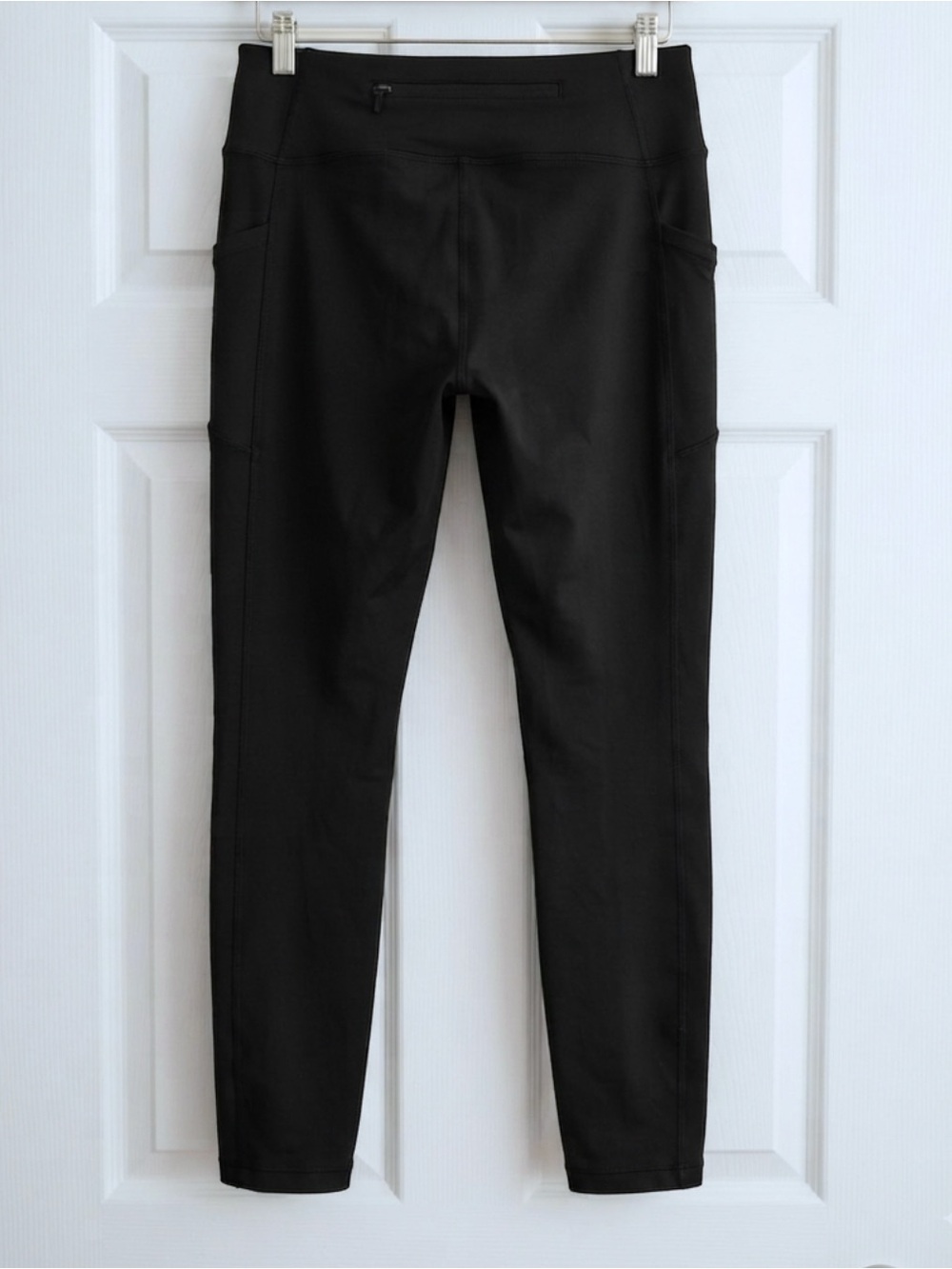 Eddie Bauer • Soul + Sky
BUNDLE (2) Women’s Technical Active Leggings - Picture 3 of 5
